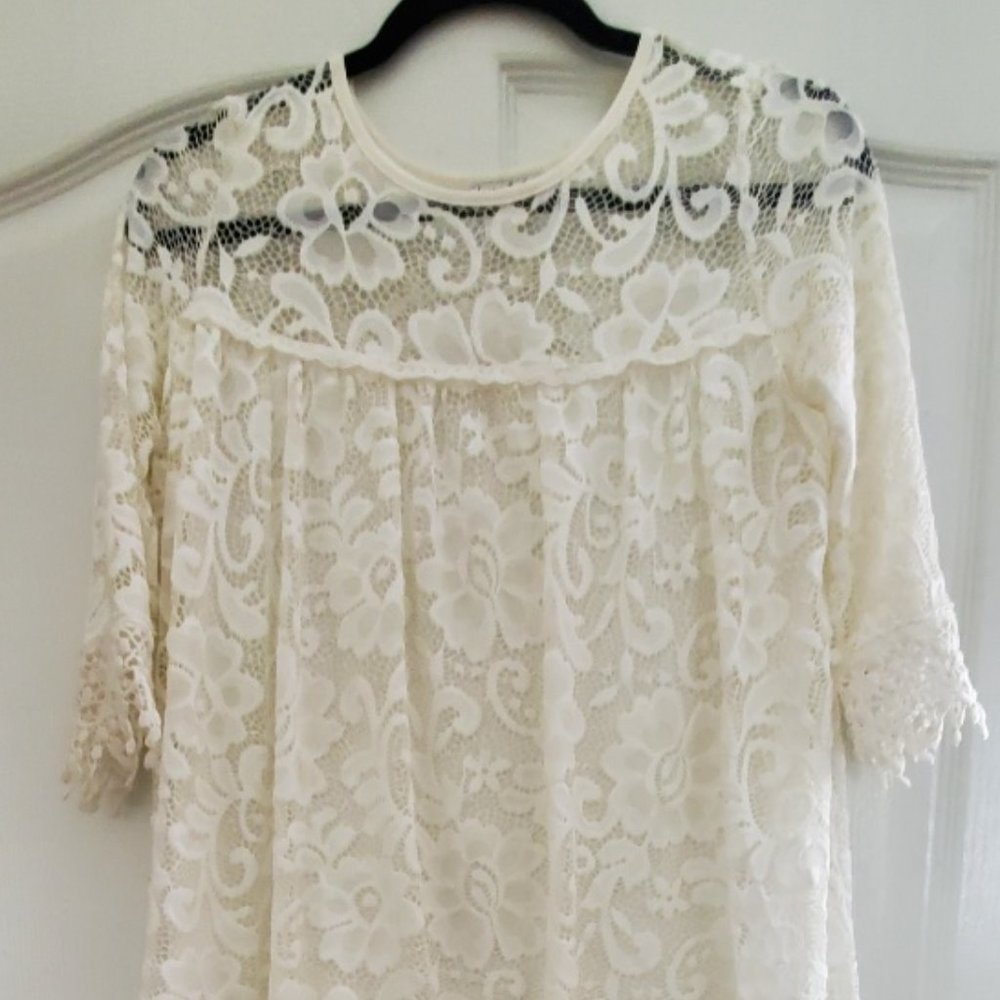 Beautiful white lace with lining summer dress!